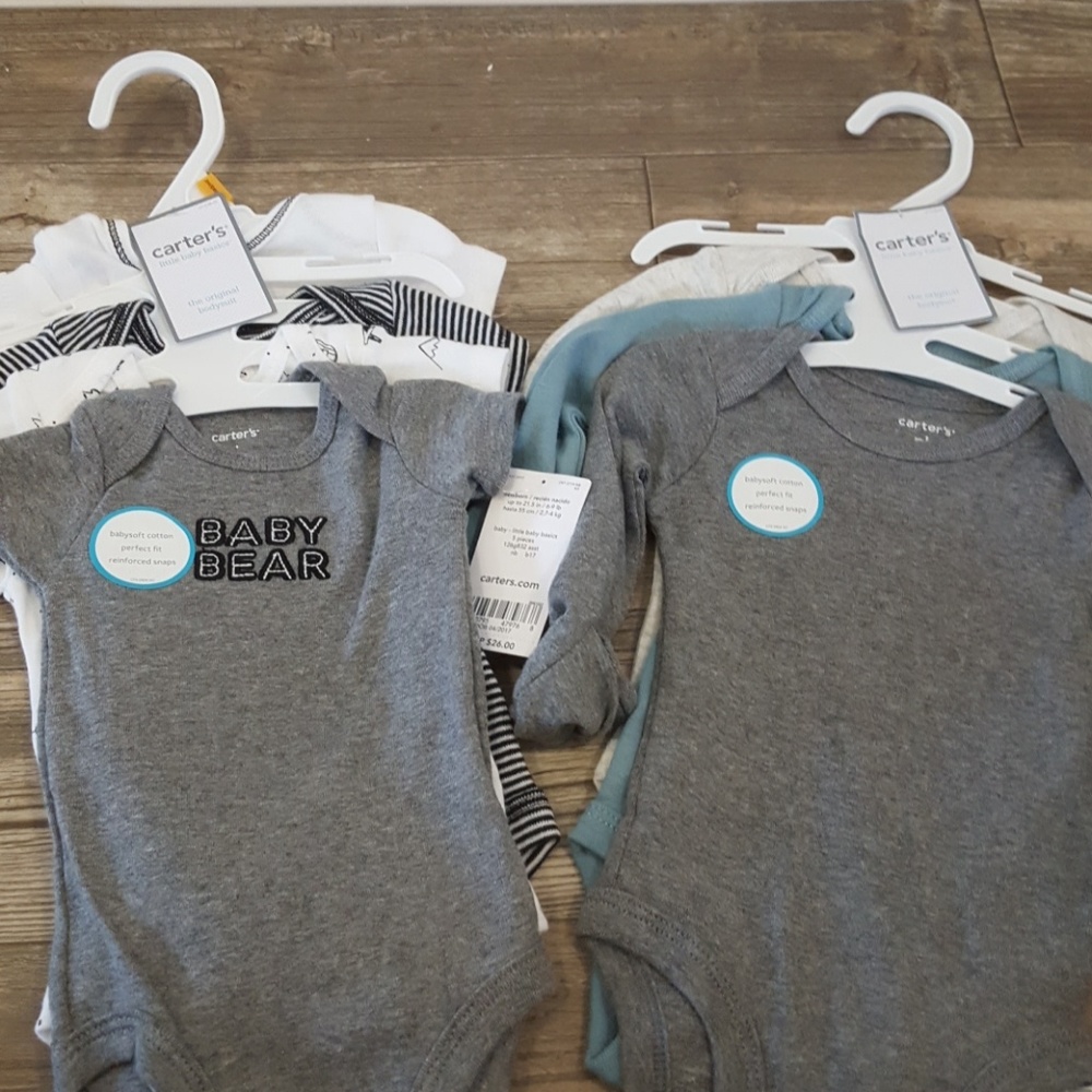 Carter's newborn multi pack body suits